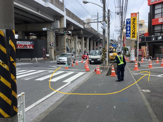 7 18 駐車場入口前の道路工事中について Csn Diary