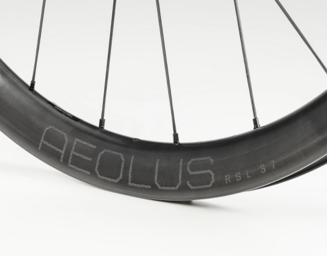 Bontrager Aeolus RSL 37 TLR Disc Road Wheel店頭展示中！ – csn-diary