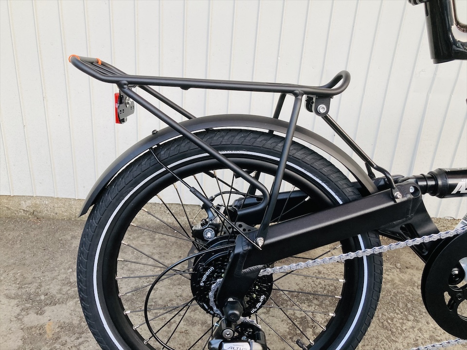 オシャレなE-BIKE BESV PSA1ホワイト純正オプションパーツフル装備 